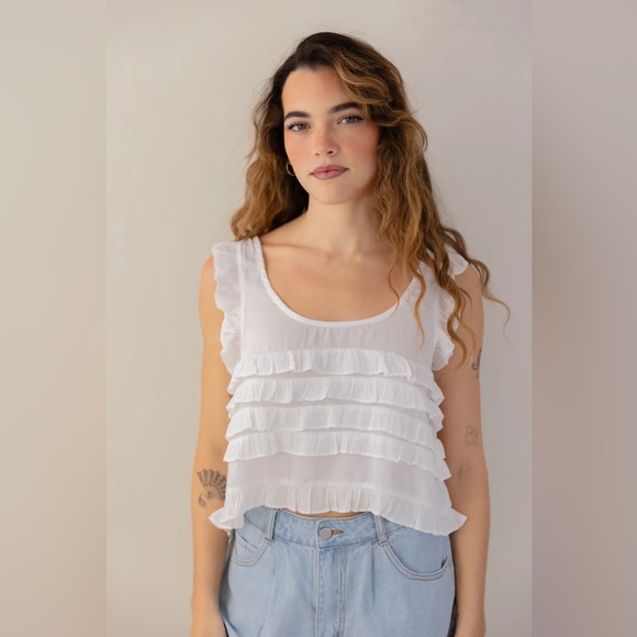 NWT Mabel Ruffle Tiered White Crop Tank - Picture 1 of 5